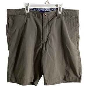 Tommy Bahama Casual Olive Army Green Shorts 38